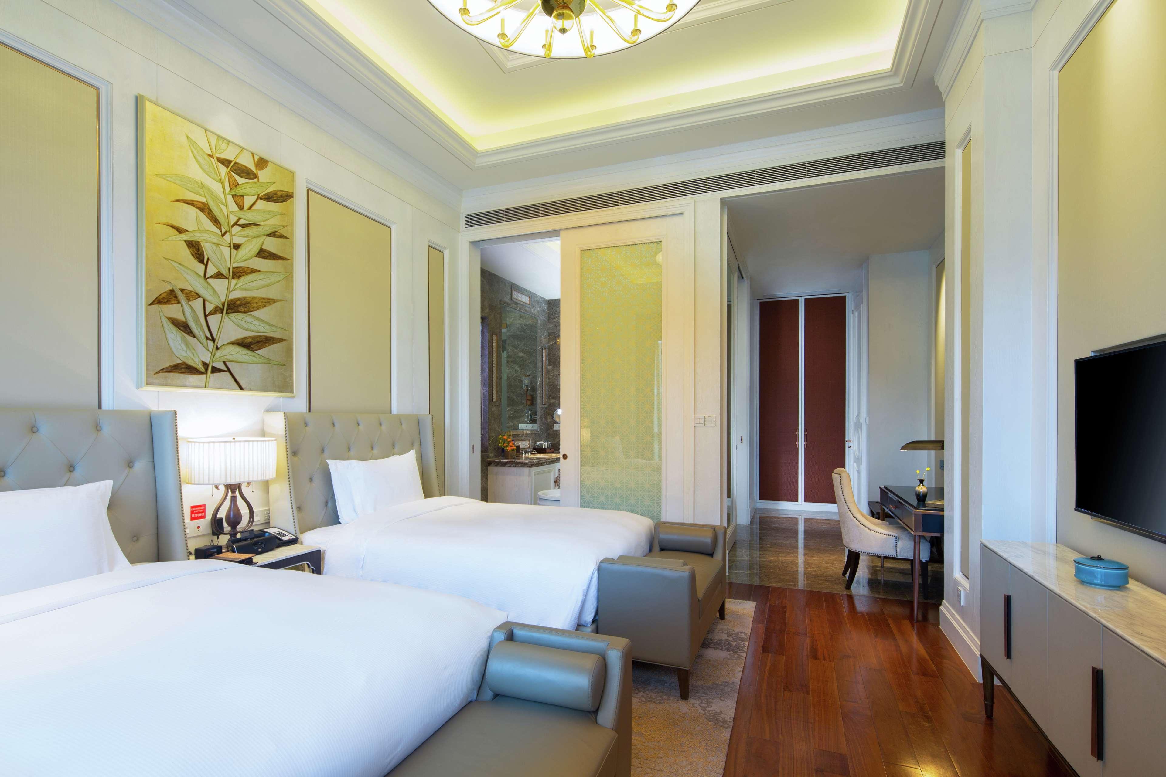 Hilton Yuxi Fuxian Lake Chengjiang  Bagian luar foto