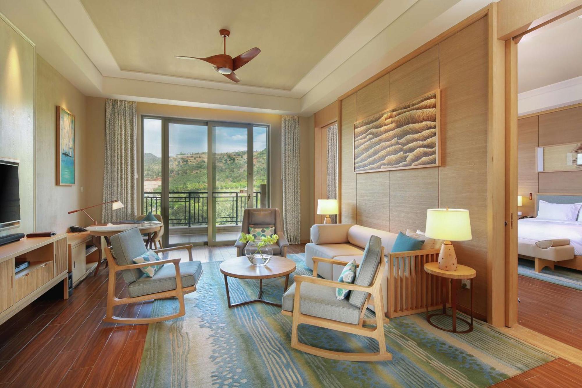 Hilton Yuxi Fuxian Lake Chengjiang  Bagian luar foto