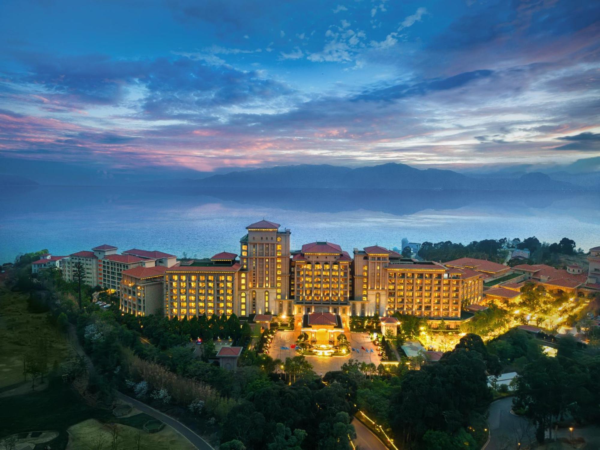 Hilton Yuxi Fuxian Lake Chengjiang  Bagian luar foto